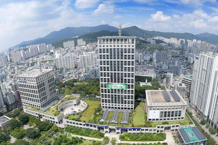 부산시청 전경/사진=부산광역시