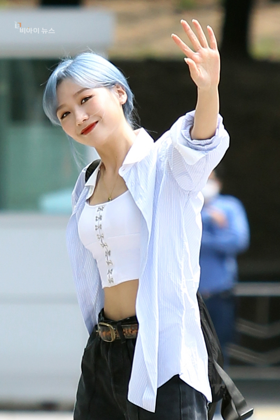 미소 날리며 SBS라디오 파워FM 두시탈출 컬투쇼로 고고.